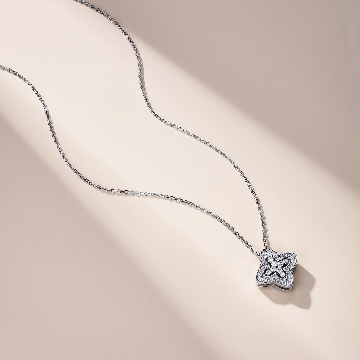 Lucky Brilliance | 925 Silver Four-Leaf Clover Moissanite Pendant