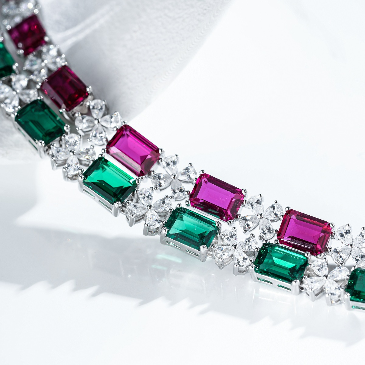 Color Symphony | 1ct Emerald & Ruby Tennis Bracelet