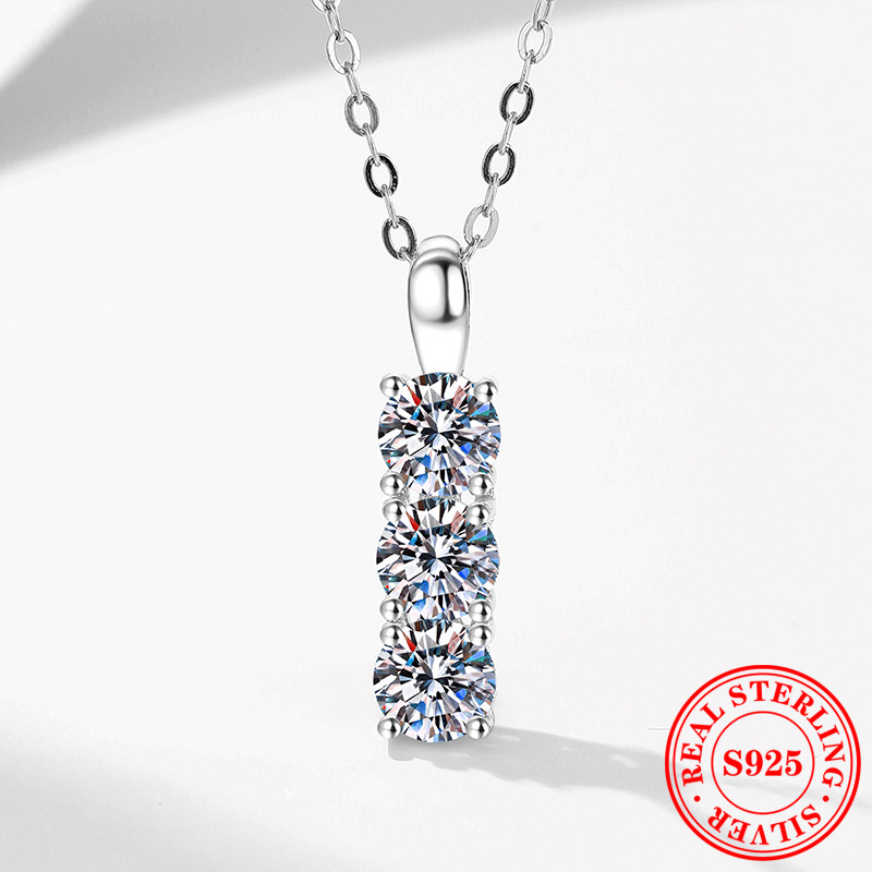San Sheng Stone | 1.5 Carat Moissanite Pendant Necklace